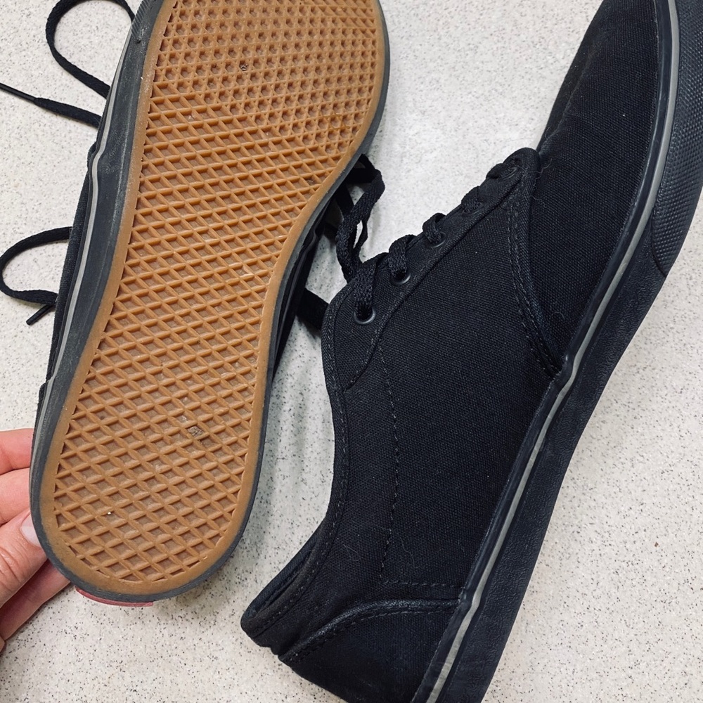 solid black vans size 8.5